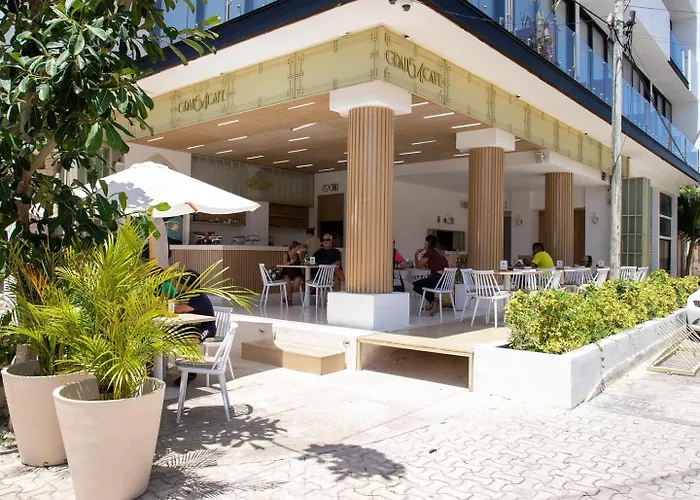 Rooftop Pool, Quiet Sunrises, 1Br 2Br Duplex Sleeps 2-8, 3 Blue Flag Beaches 15 Min, 5Th Ave 10 Min, Chedraui Grocery 15 Min, Cenotes 20 Min, Full Kitchen Fast Wifi Ac, Elevator Playa del Carmen