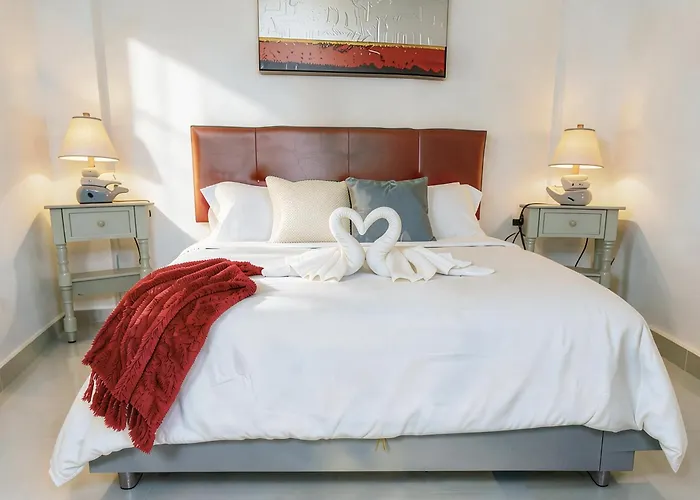 Rooftop Pool, Quiet Sunrises, 1Br 2Br Duplex Sleeps 2-8, 3 Blue Flag Beaches 15 Min, 5Th Ave 10 Min, Chedraui Grocery 15 Min, Cenotes 20 Min, Full Kitchen Fast Wifi Ac, Elevator Playa del Carmen
