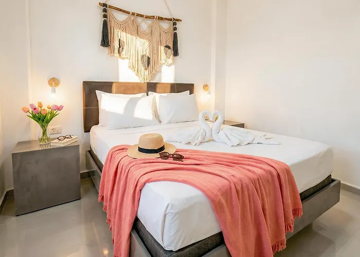 Apartment Rooftop Pool, Quiet Sunrises, 1Br 2Br Duplex Sleeps 2-8, 3 Blue Flag Beaches 15 Min, 5Th Ave 10 Min, Chedraui Grocery 15 Min, Cenotes 20 Min, Full Kitchen Fast Wifi Ac, Elevator *