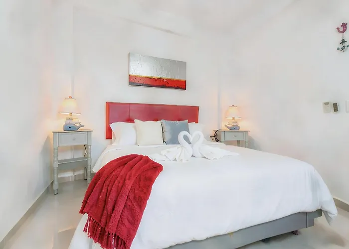 Rooftop Pool, Quiet Sunrises, 1Br 2Br Duplex Sleeps 2-8, 3 Blue Flag Beaches 15 Min, 5Th Ave 10 Min, Chedraui Grocery 15 Min, Cenotes 20 Min, Full Kitchen Fast Wifi Ac, Elevator *